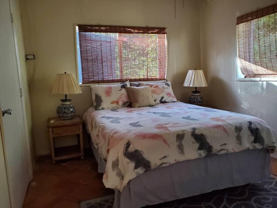 שארלוט אמלי The Cottage At Villa Indigo מראה חיצוני תמונה