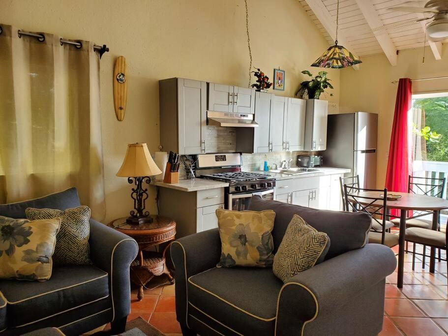 שארלוט אמלי The Cottage At Villa Indigo מראה חיצוני תמונה